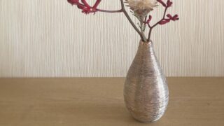 おしゃれな雑貨が揃うFrancfrancで購入した一輪挿しが一年中使える！春夏秋冬、花を生けた実例