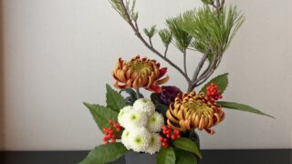 お正月花の種類一覧と由来を解説/初心者さんでも失敗しない飾り方実例と注意点まとめ