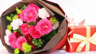 花束をもらった後、どうする？正しい扱い方と長持ちさせる方法・基本の手入れを解説